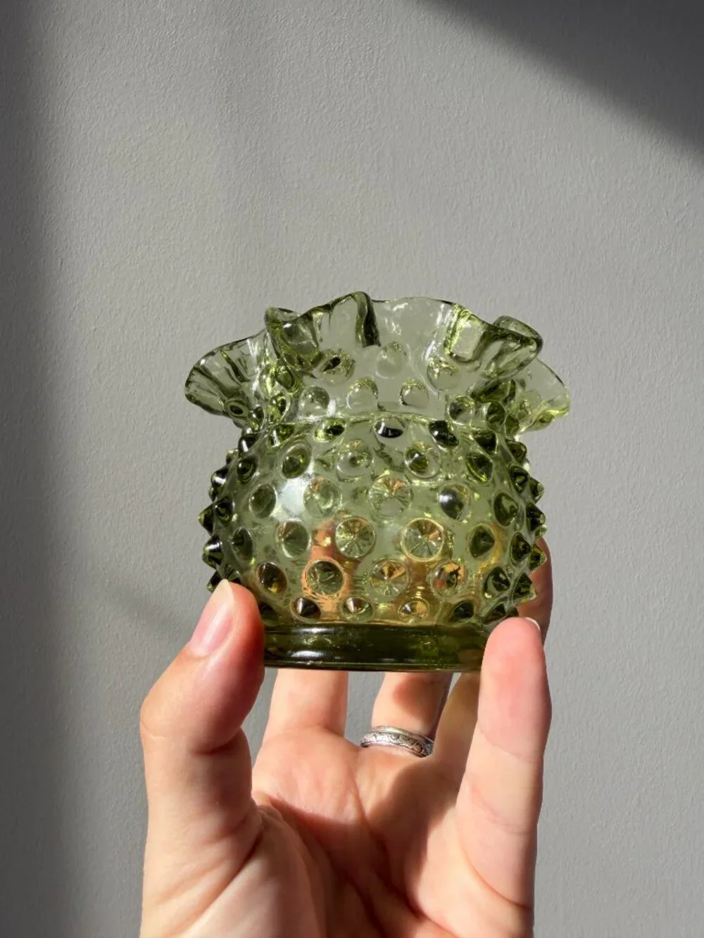 3/$30 🌟 Vintage Fenton Glass Olive Green Ruffled Edge Hobnail Mini Vase - Picture 2 of 7